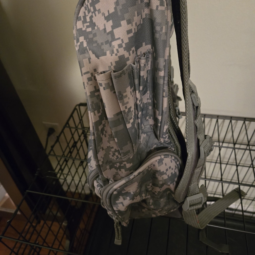 Camouflage Backpack - Picture 5 of 5